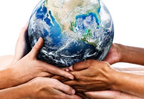 Hands holding the earth 
