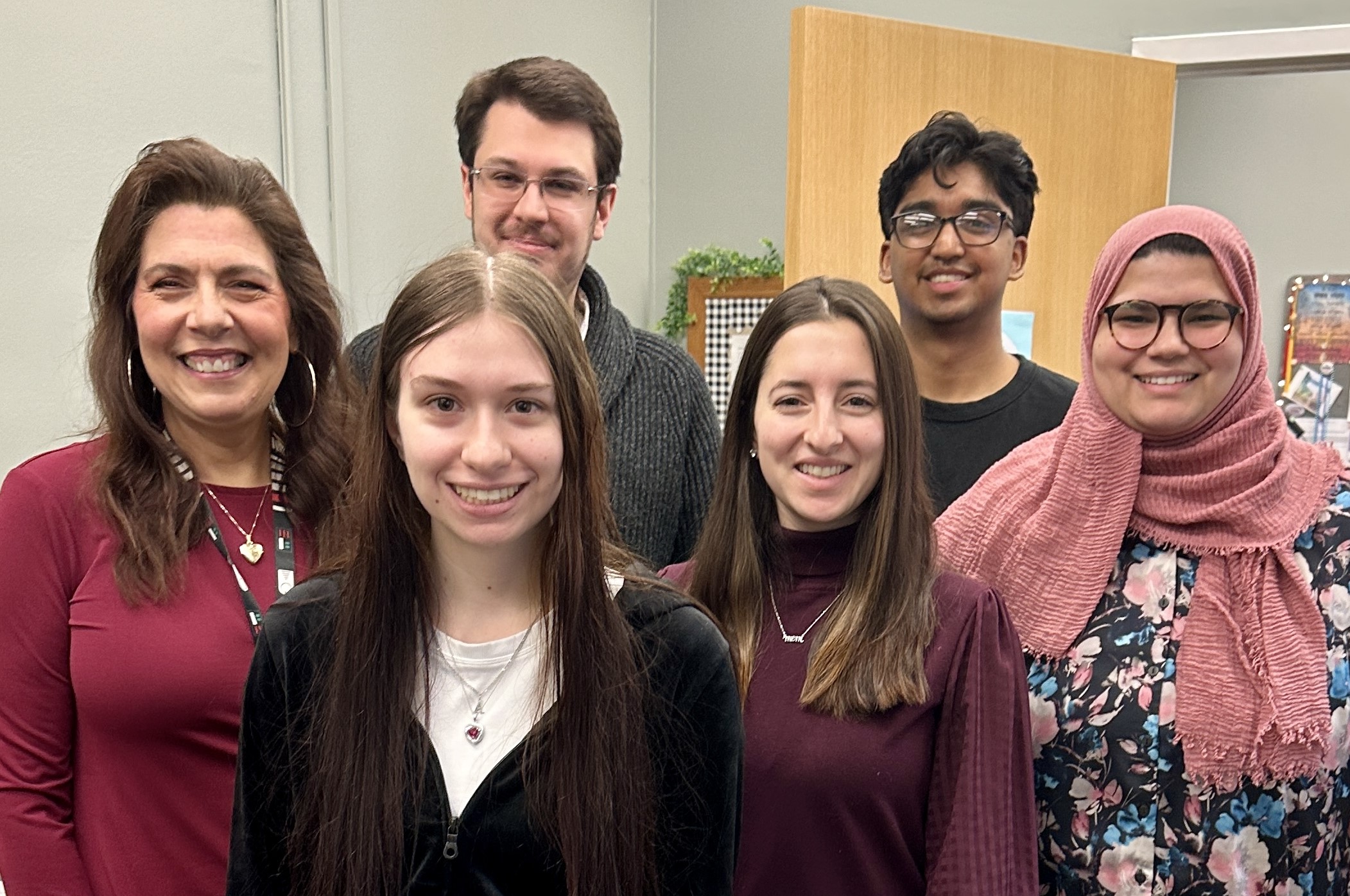 PSY Advising Professional Advising Staff (Diane, Danielle & Sarah) with our Fall 2023-Spring 2024 Interns (Isabella, Christopher & Farhan)